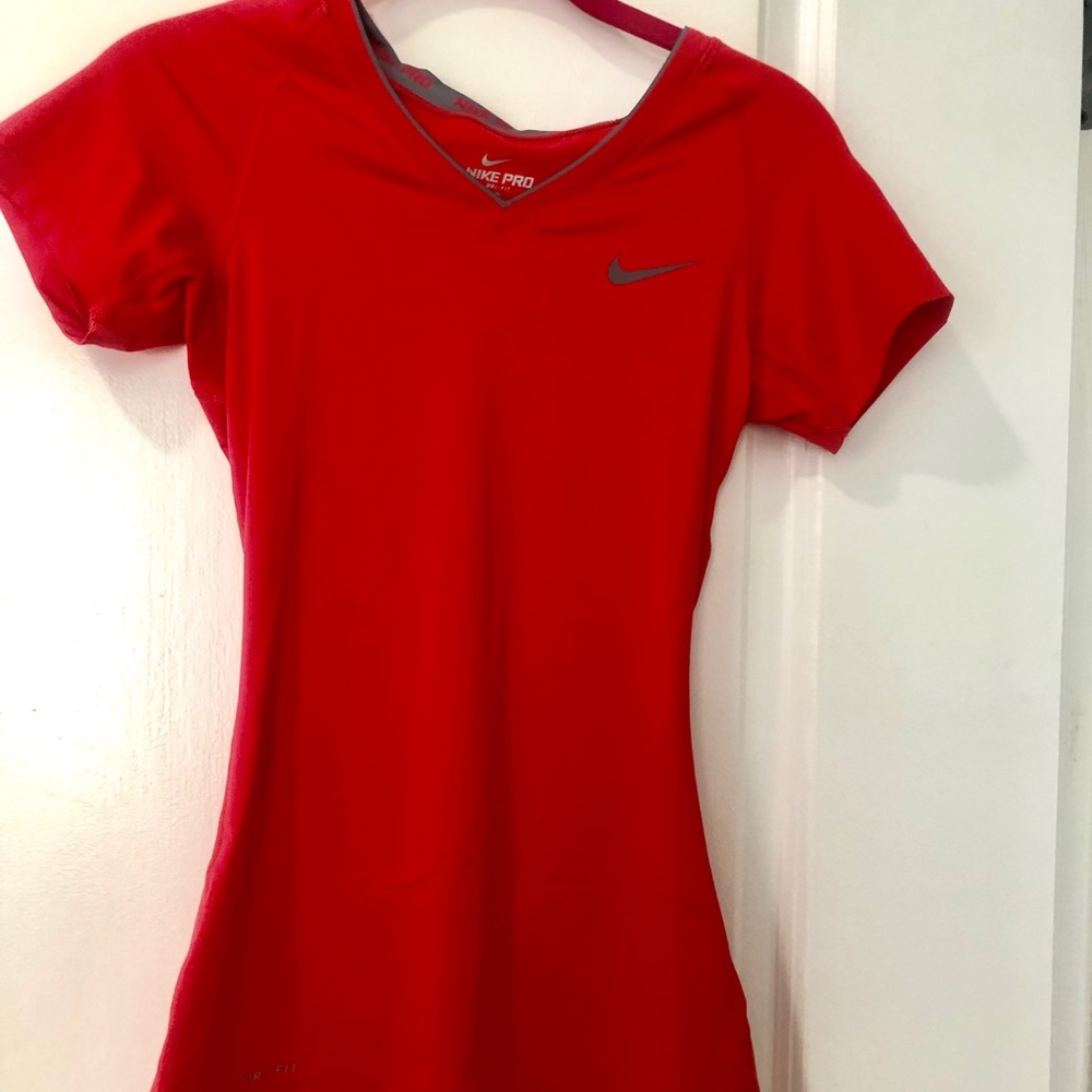 Nike dry fit workout top